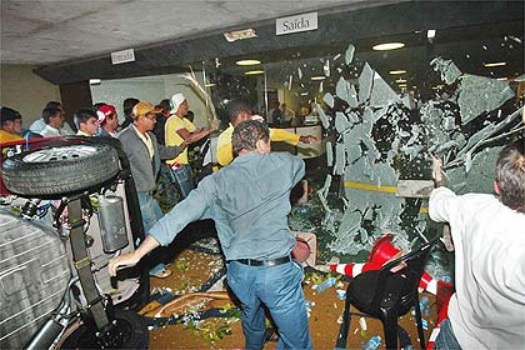 Quebra quebra dos integrantes do MLST em 2006 Quebra quebra dos integrantes do MLST em 2006